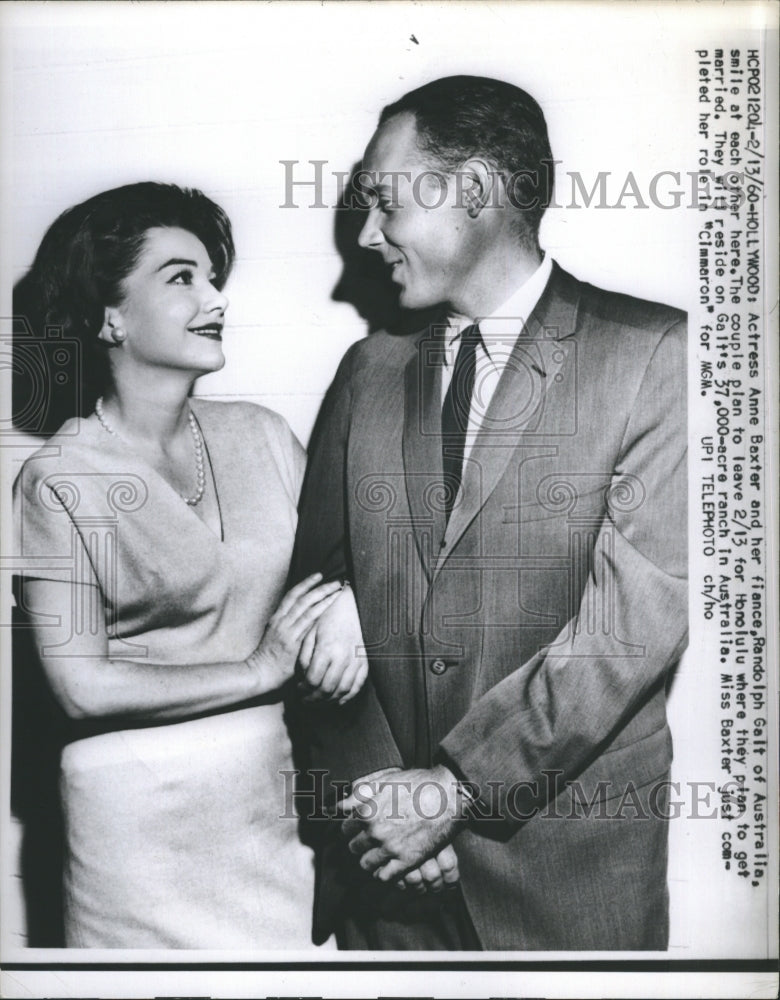 1960 Press Photo Actress Anne Baxter &amp; fiance Randolph Galt on wedding plans - Historic Images