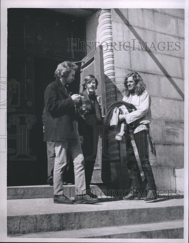 1969 Press Photo Patrick Gallagher with co-defendants for drug violations - Historic Images