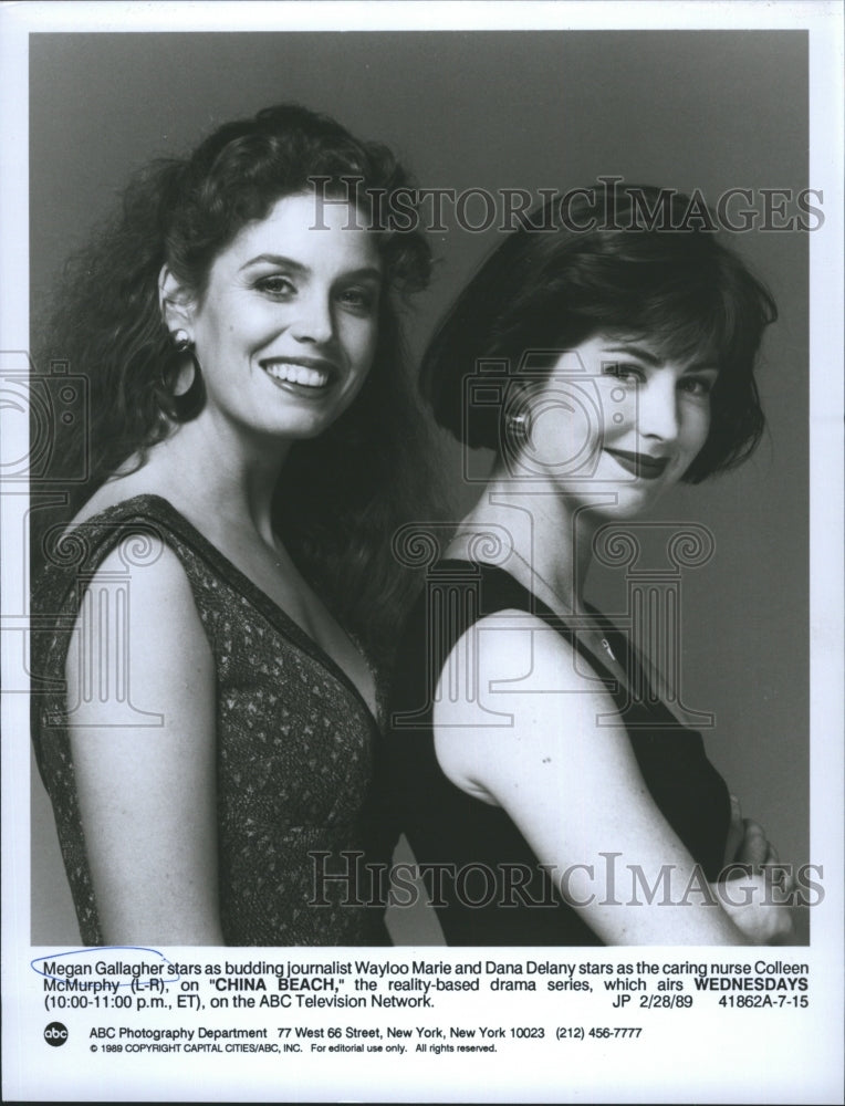1989 Press Photo Megan Gallagher &amp; Dana Delany star in &quot;China Beach&quot; - Historic Images