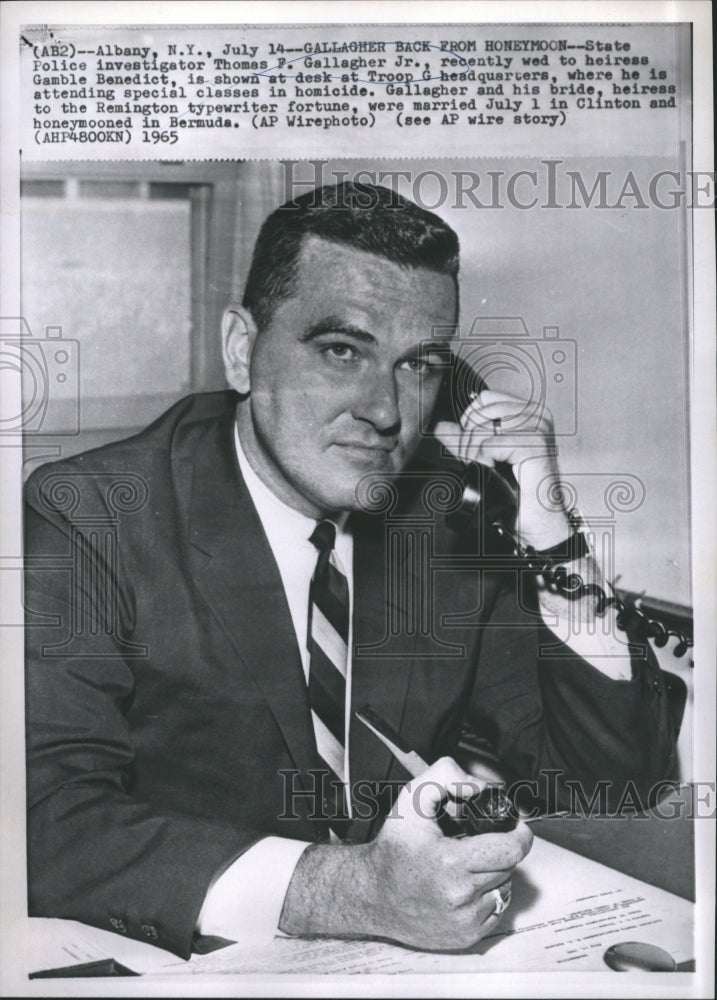 1965 Press Photo Police Investigator Thomas F. Gallagher weds Gamble Benedict - Historic Images