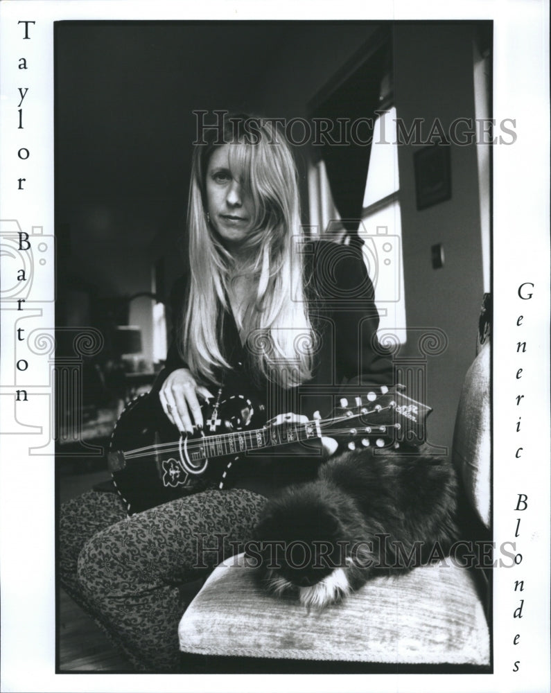 Press Photo Taylor Barton, Generic Blondes, singer songwriter - Historic Images
