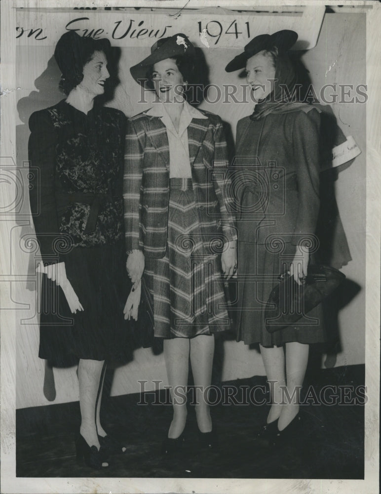 1941 Press Photo Gilchrist Fashion Show Participants - Historic Images