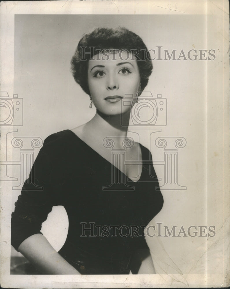 1953 Press Photo Lillian Shelby stars in the musical &quot;Show Boat&quot; - Historic Images