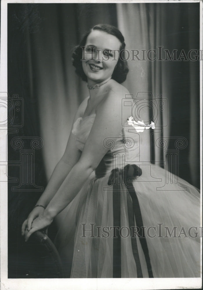 1953 Press Photo Janet O&#39;Hare of Jamaica Plain - Historic Images