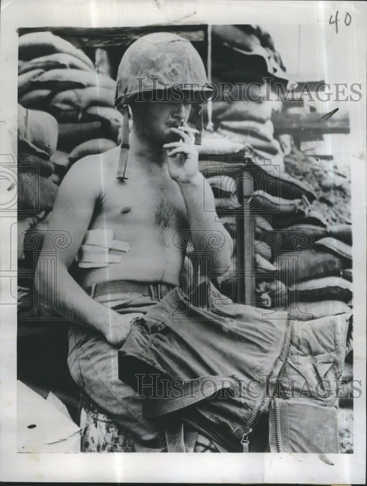 1952 Press Photo PFC. William P. Kahill Relaxing With Cigarette - Historic Images