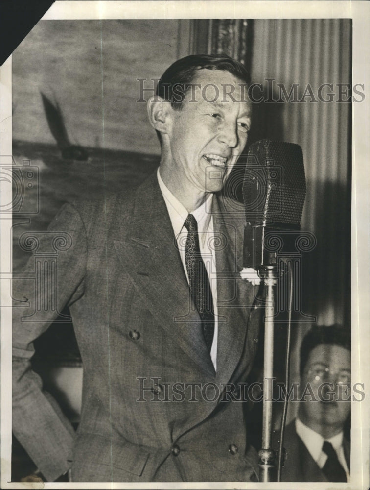 1941 Press Photo W.W. Chaplin, War correspondent - Historic Images