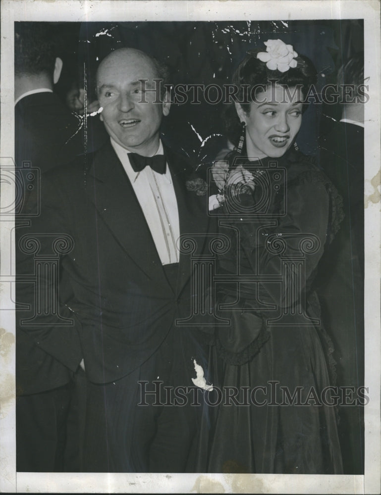 1945 Press Photo Lenora Schinasi, Arthur Hornblow, Myrna Loy, - Historic Images