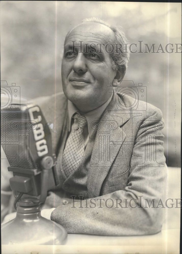 1938 Press Photo Gabreil Heatler Cbs Cameraman - Historic Images