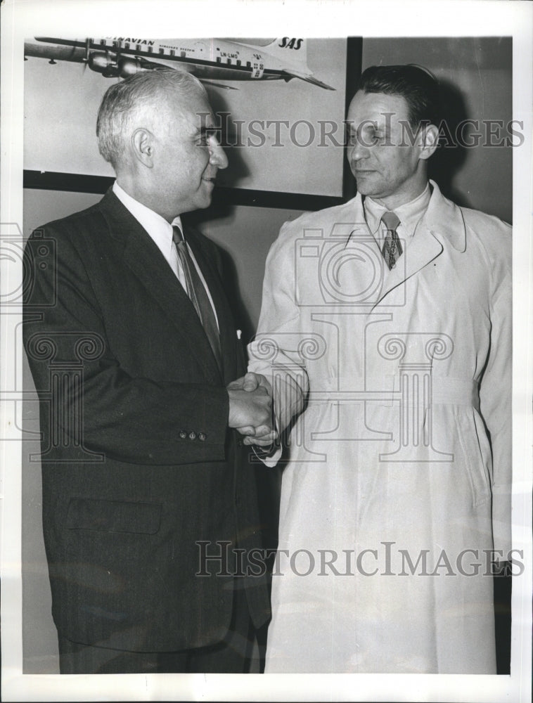 1956 Press Photo M.B. Horton, Valentin Spiridonov, Soviet Union Travel Bureau - Historic Images