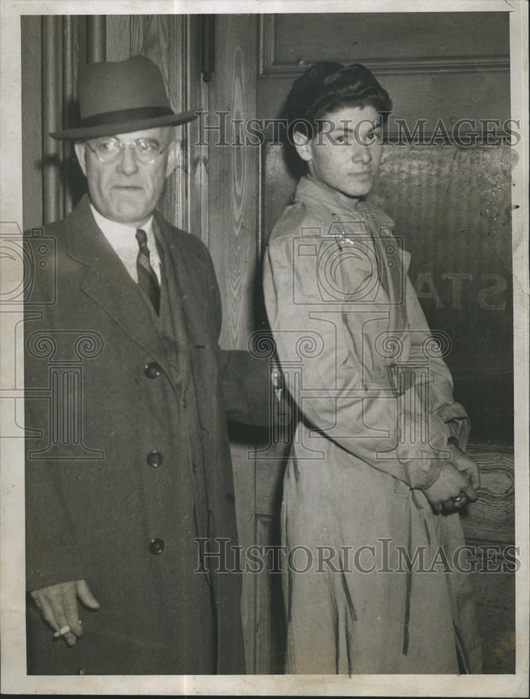 1945 Press Photo James Volpe pleads not guilty to charges of forgery - Historic Images