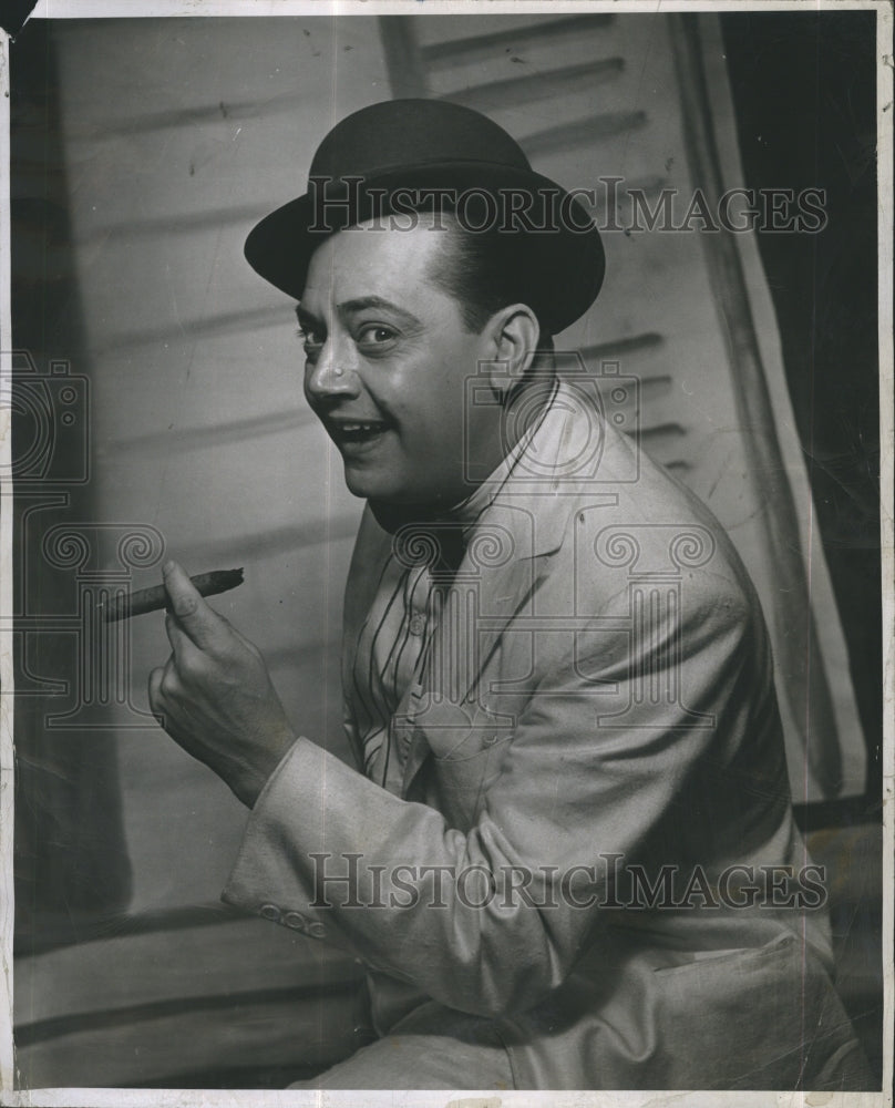 1948 Press Photo Musician Eddie Bruce posing for photo - Historic Images