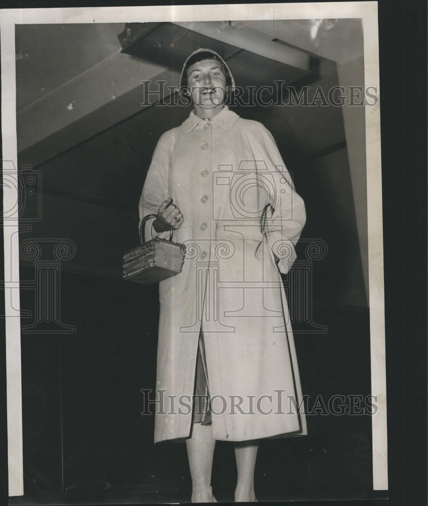 1954 Press Photo Ruth Bryant, adoption worker in the Linskey Baby Case - Historic Images