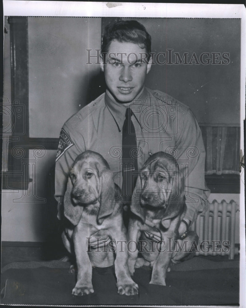 1963 Press Photo Trooper Michael Shimkus and his Puppies - Historic Images