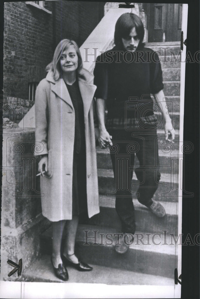 1965 Press Photo Michael Chaplin and his wife Patricia leaving their London Home - Historic Images
