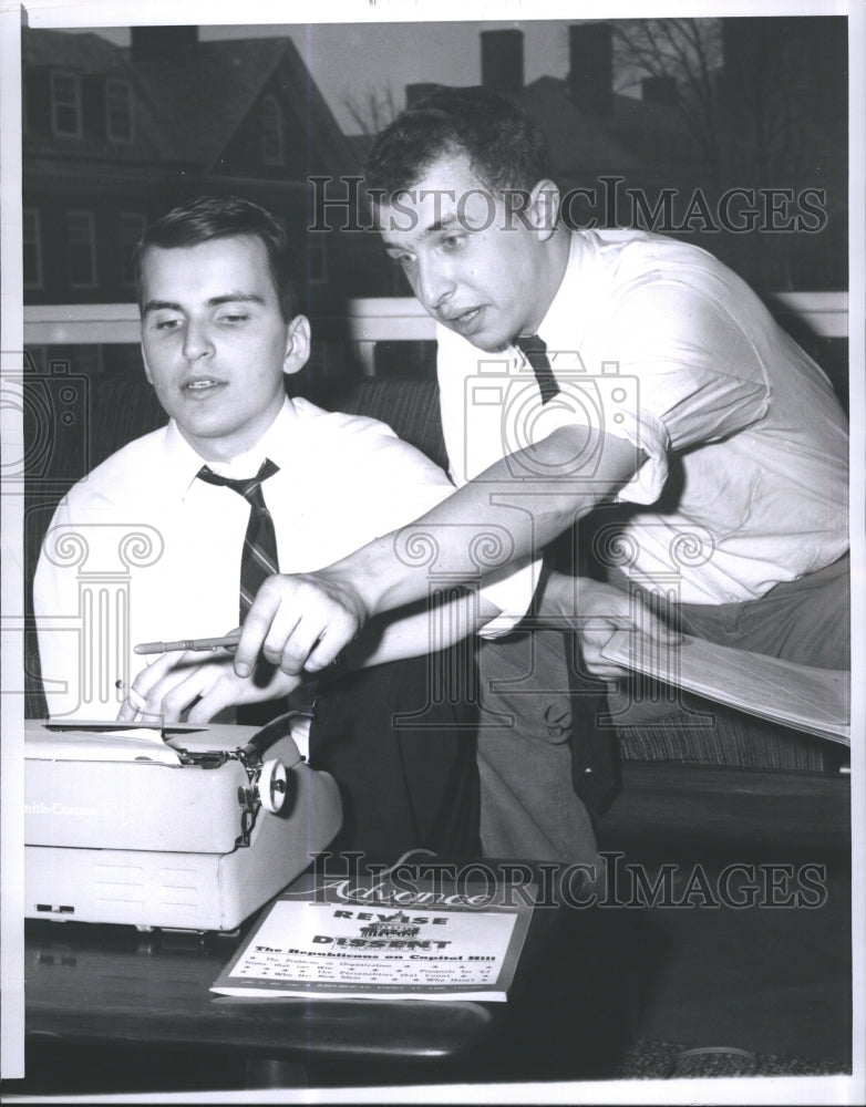 1962 Press Photo Publisher Bruce K. Chapman &amp; Editor Michael M. Laurence - Historic Images