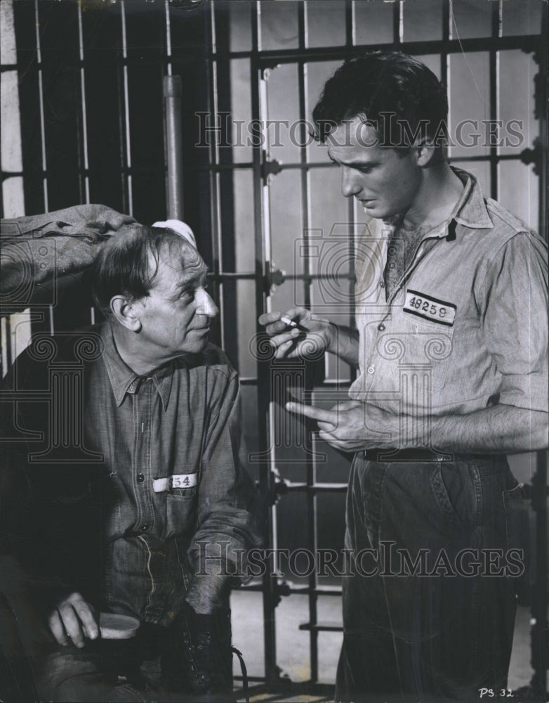 1946 Press Photo Harry Tyler and Robert Clarke star in movie "San Quentin" - Historic Images