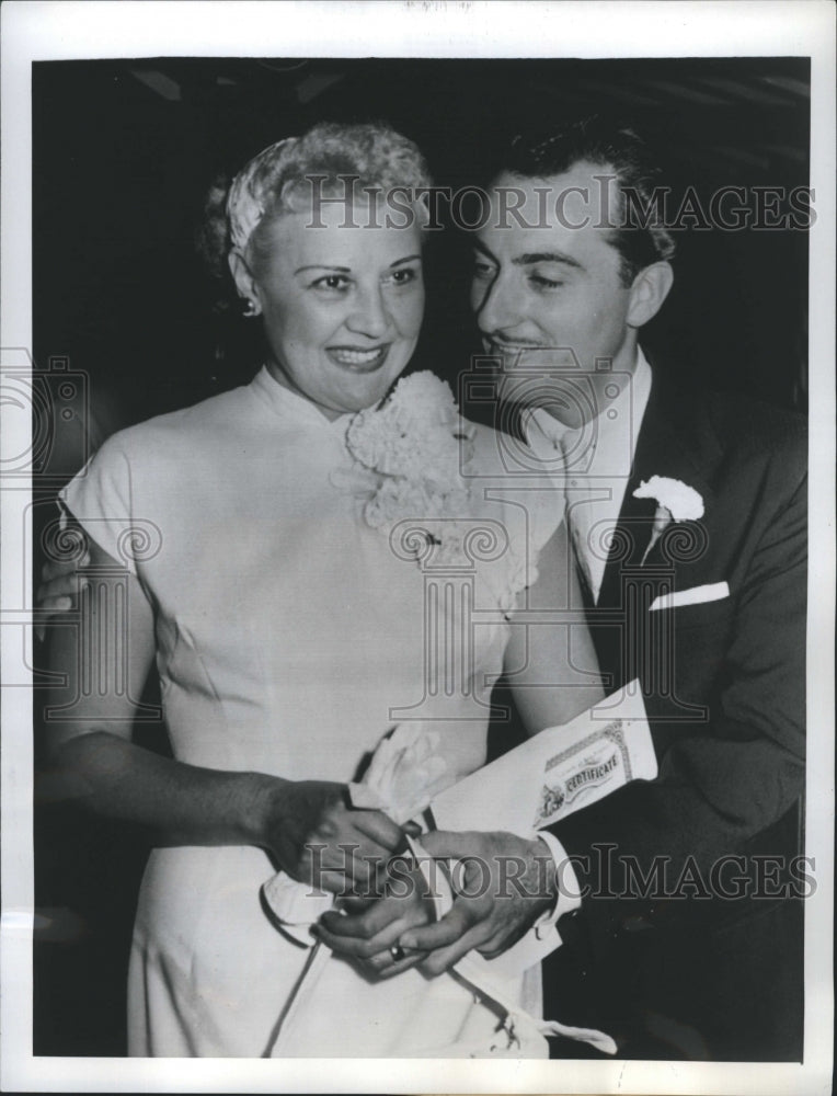 1956 Press Photo Lita Grey Chaplin &amp; Pat Longo After Wedding - Historic Images