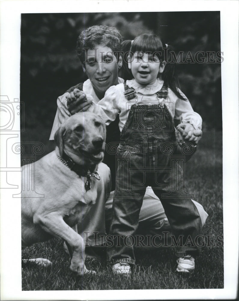 1985 Press Photo Lizzy Ambash Age 3 with Rett&#39;s Syndrome - Historic Images