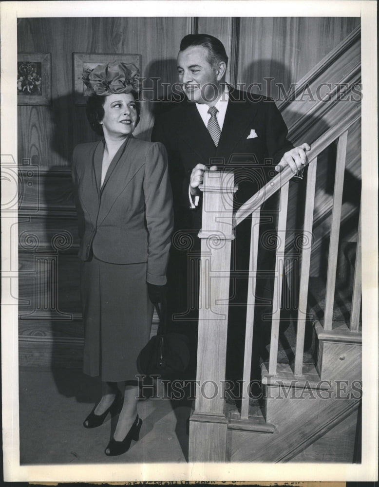 1945 Press Photo June Walker and Sidney Blackmer in a scene from "Round Trip" - Historic Images