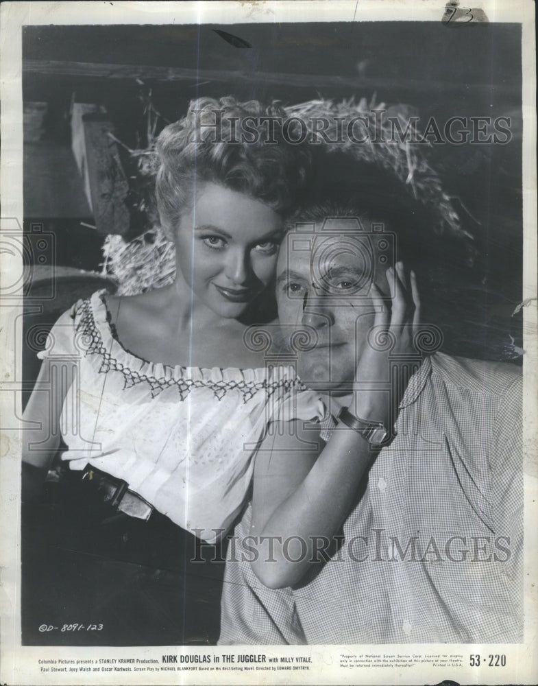 1953 Press Photo Italian actress Milly Vitale and Kirk Douelas in &quot;The Jueeleit&quot; - Historic Images