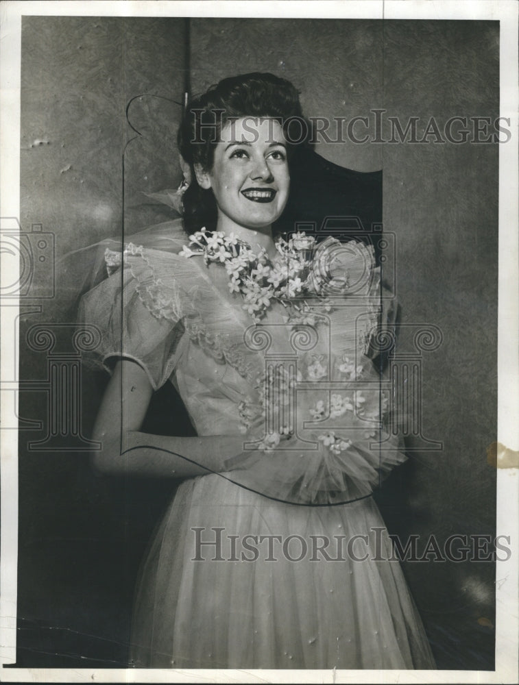 1941 Press Photo Gloria Humphries Wearing Dress - Historic Images