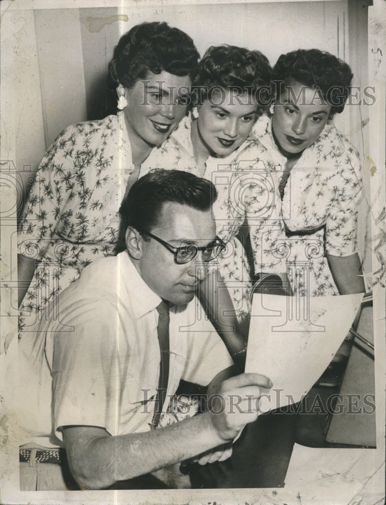 1954 Press Photo McGuire Sisters Christine, Phyllis &amp; Dorothy - Historic Images