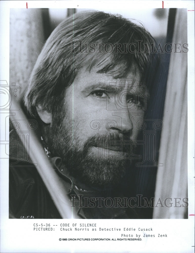 1985 Press Photo Code Of Silence Actor Chuck Norris - Historic Images