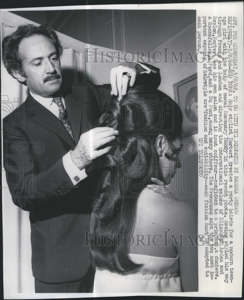 1968 Press Photo Hair Stylist Norbert - Historic Images