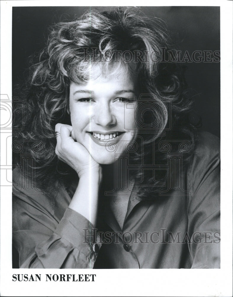 Press Photo Woman Susan Norfleet Posing - Historic Images