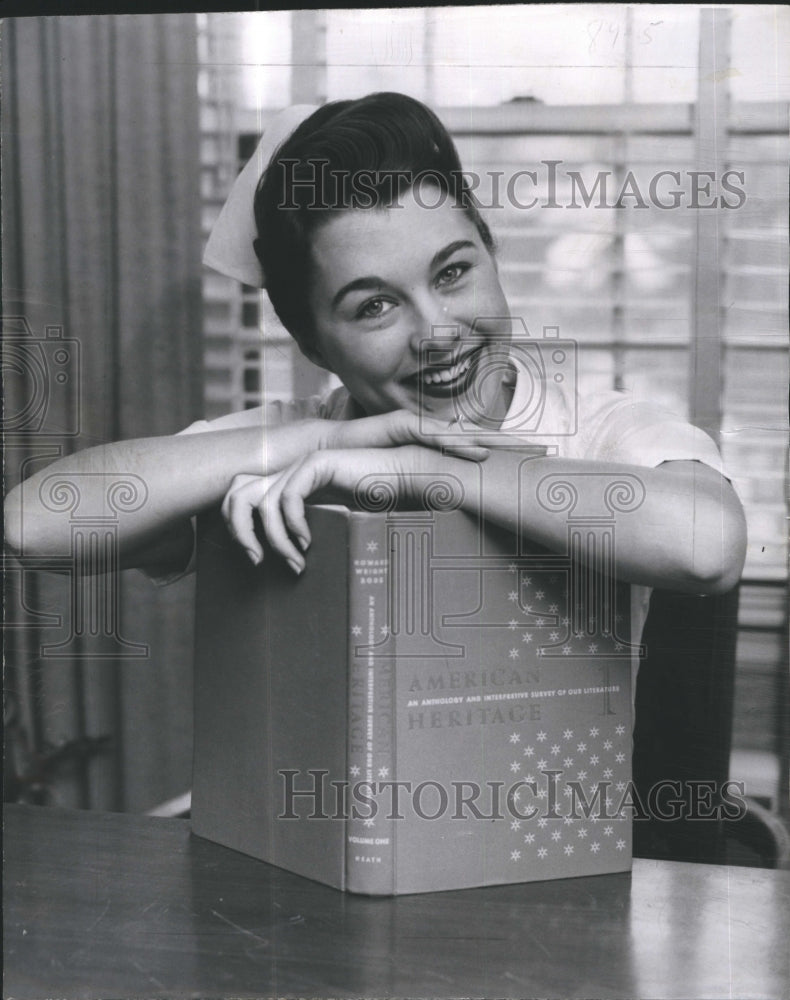 1960 Press Photo of 1958 Miss Massachusetts Pat Nordling as nursing student - Historic Images