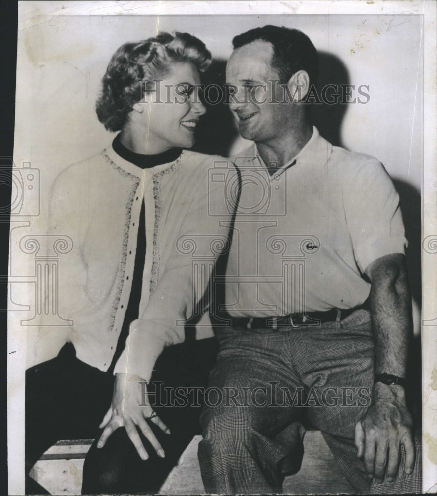 1955 Press Photo Actor Guy Madison & Virginia Leith In Threshold Of S -  Historic Images