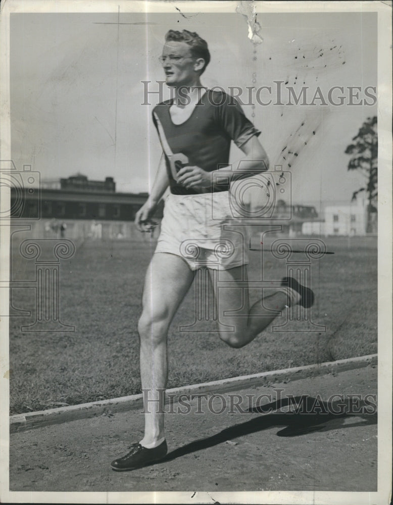 1940 Runner Clarence Barnes of University of California - Historic Images