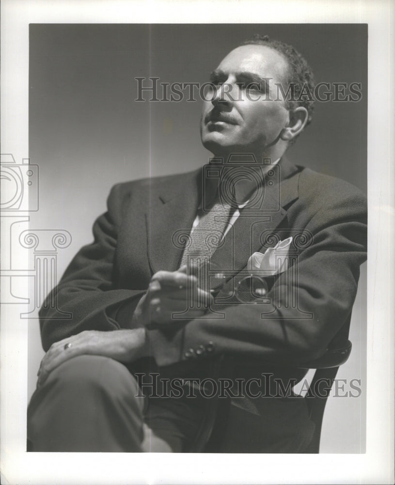 1945 Press Photo Geoffrey Barnes Radio Personality - Historic Images