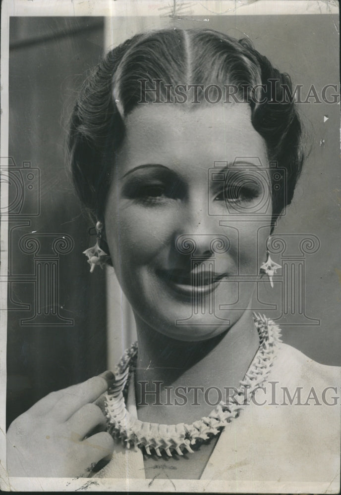 1941 Press Photo Binnie Barnes an English actress. - Historic Images