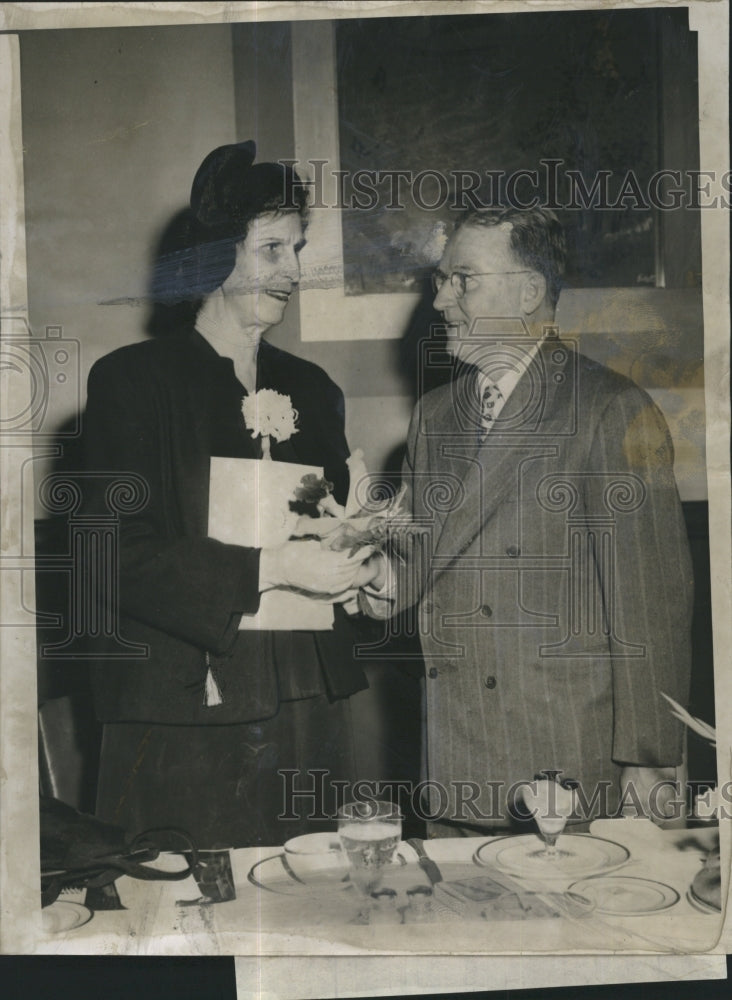 1950 Mrs JJ Blair &amp; Mayor Hines at Copley Plaza - Historic Images