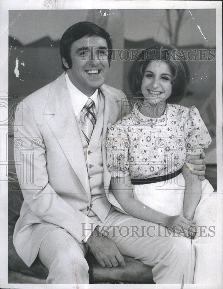 1970 Press Photo Singer Actor Jim Nabors Julie Budd TV Show Jim Nabors Hour - Historic Images