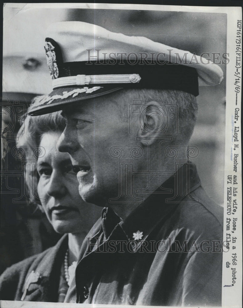 1969 Press Photo Commander Lloyd Bucher of the Navy &amp; Wife Rose - Historic Images