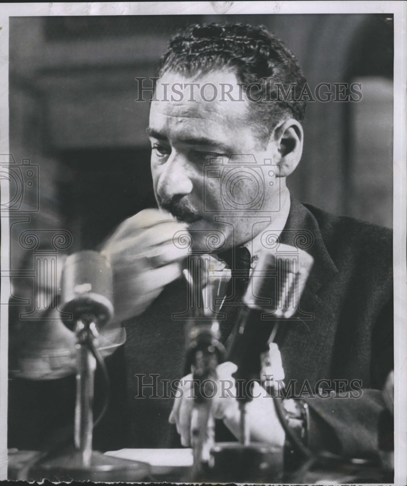 1953 Press Photo Theodore Kaghan talking before the senate subcommittee - Historic Images