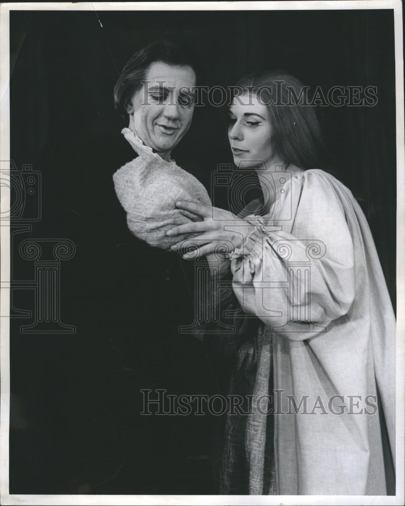 1964 Press Photo John Heffernan &amp; Lorna Lewis - Historic Images