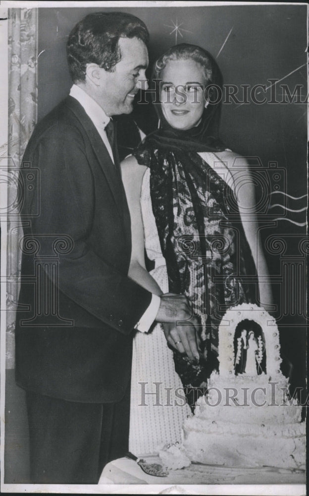 1957 Press Photo Heiress Frederika Sigrist and Husband Gregg Juarez - Historic Images