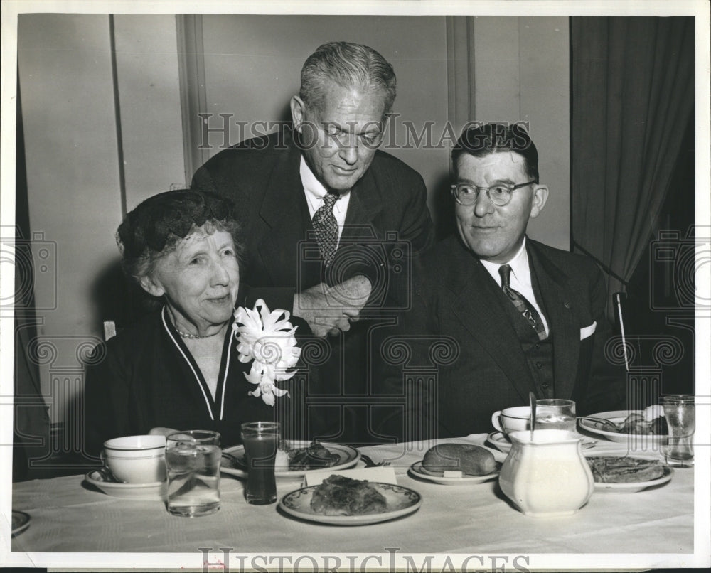 1955 Press Photo Flora Burton State Dept. Of Public Welfare Supervisor Retires - Historic Images