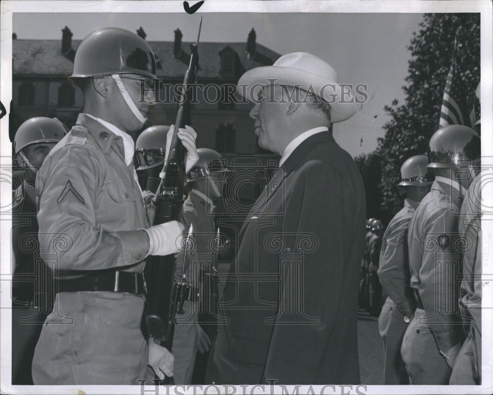 1957 Press Photo Sec of Army Wilbur M Brucker inspecting troops,Firman H Burke - Historic Images