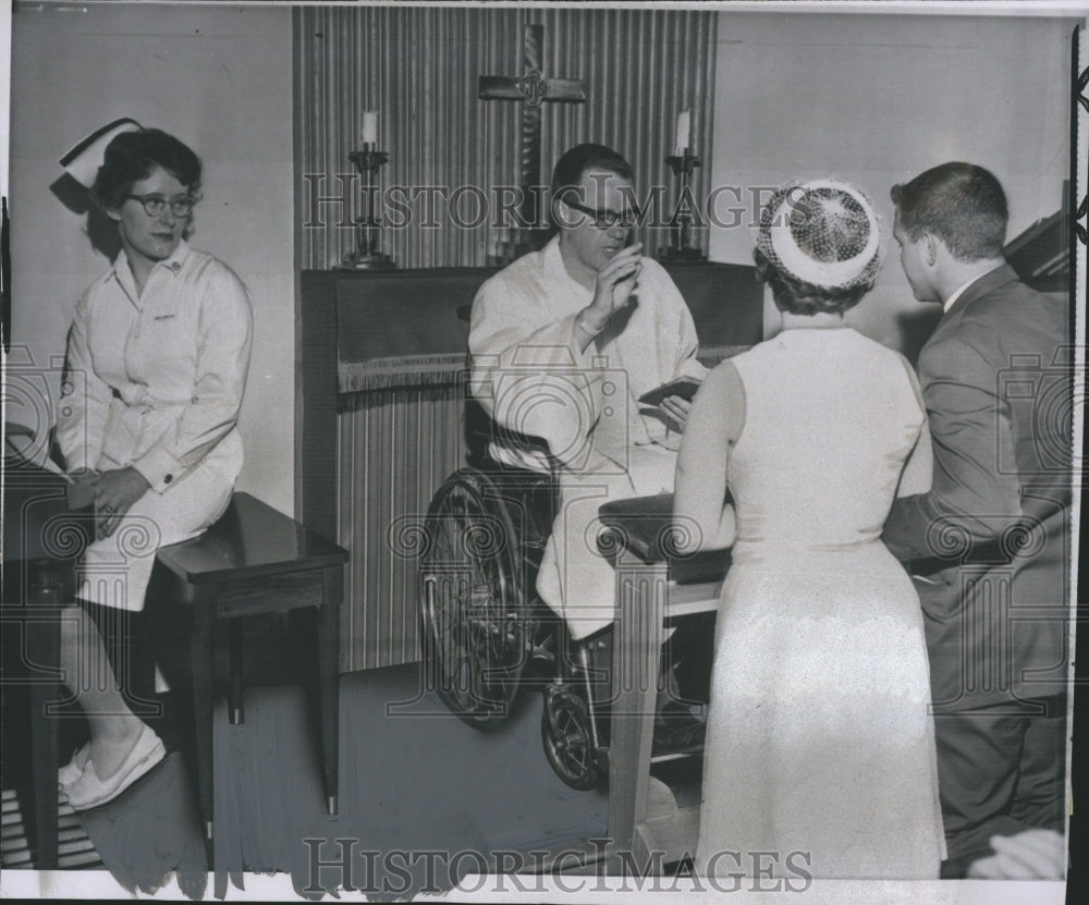 1963 Press Photo Richard King Nancy Moore Wedding Reverend Buchhold Wheelchair - Historic Images