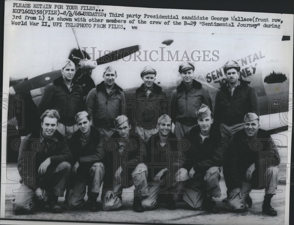 1968 Press Photo George Wallace with members of crew of B-29 - Historic Images