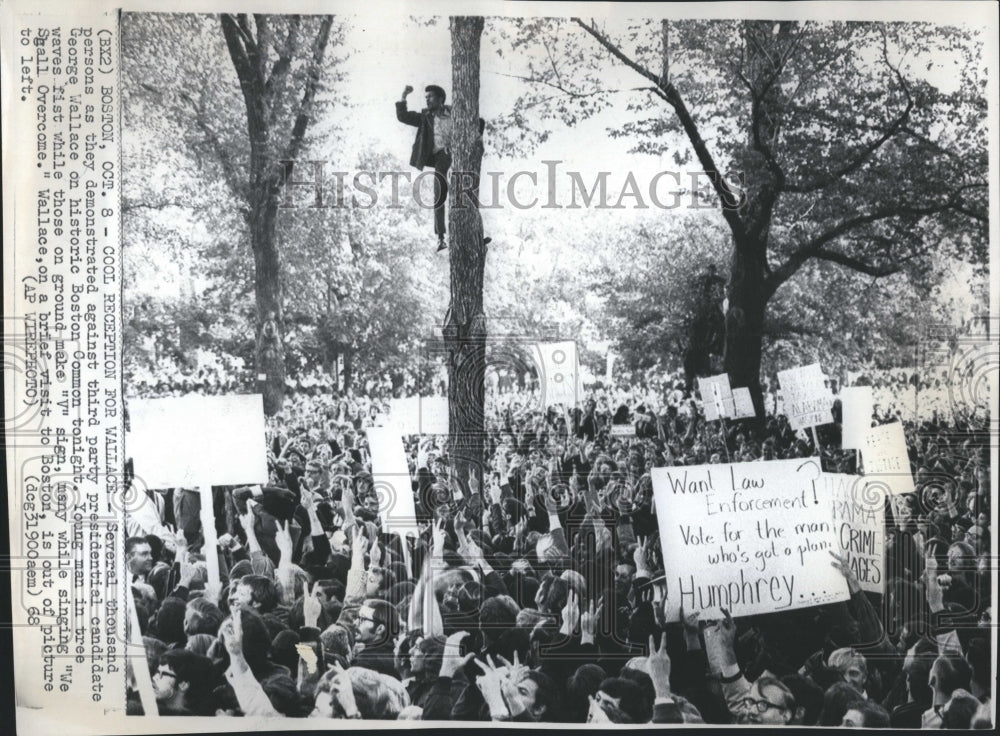 1968 Press Photo Protestors Gather To picket Against George Wallace - Historic Images