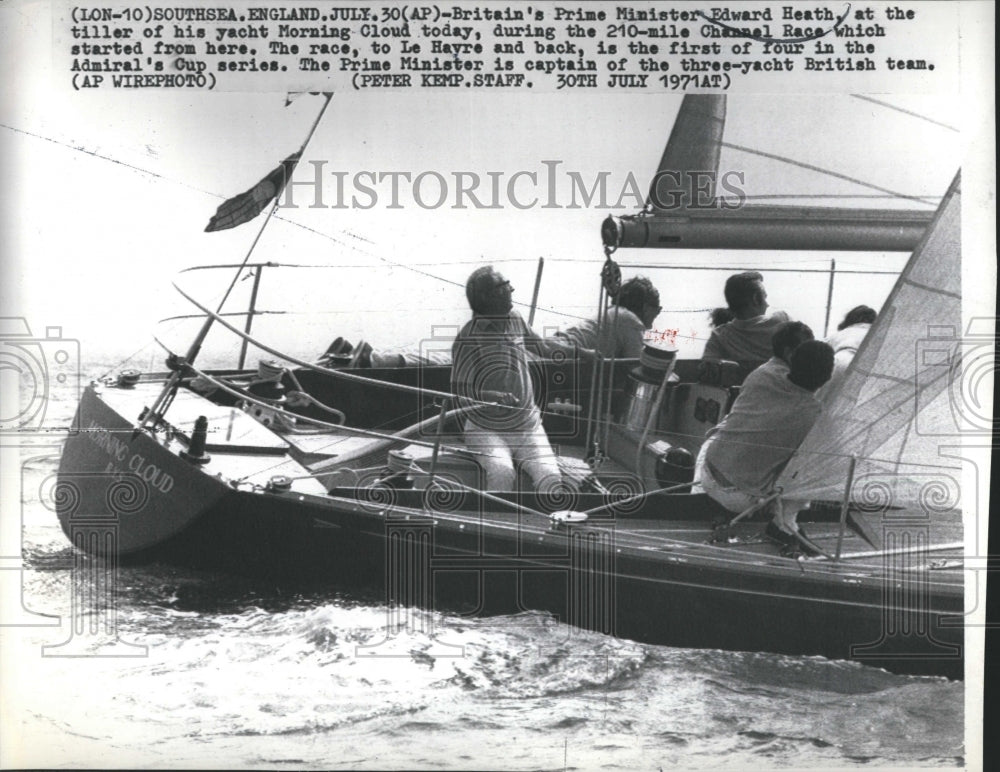 1971 Press Photo Prime Minister Edward Heath At Tiller Of His Yacht In Race - Historic Images