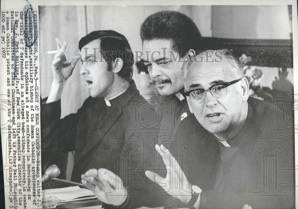 1972 Press Photo Clergy Testify At News Conference On Bomb-Kidnap Trial Of 7 - Historic Images