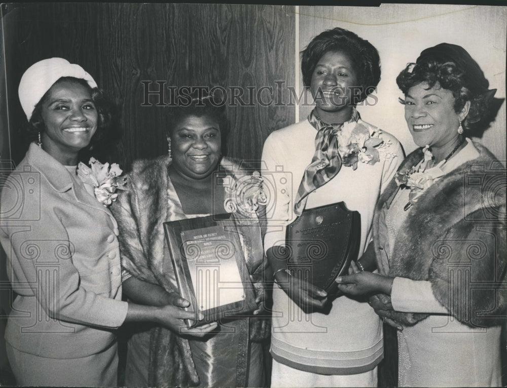 1968 Press Photo Meeting Of National Assn Of Professional &amp; Business Women&#39;s - Historic Images