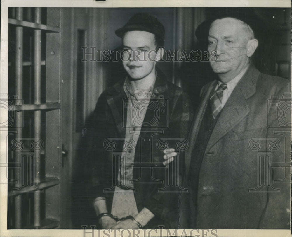 1945 Press Photo Norman Burton ,sentenced for 207 years for slaying hid niece. - Historic Images