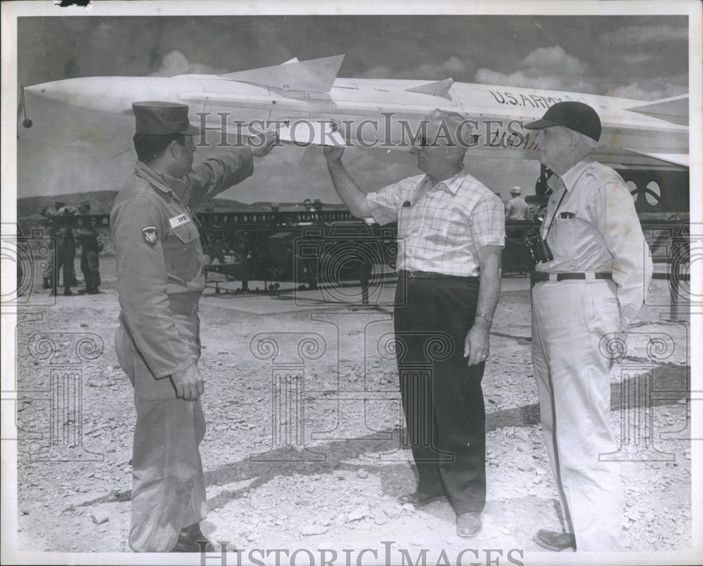 1957 Press Photo Leo Royer and Mayor Amelio Della Chiesa - Historic Images